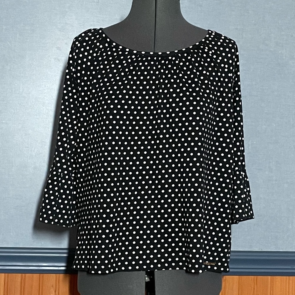 🔥3 for $15 Sale- Micheal Kors Black and white polka dot top